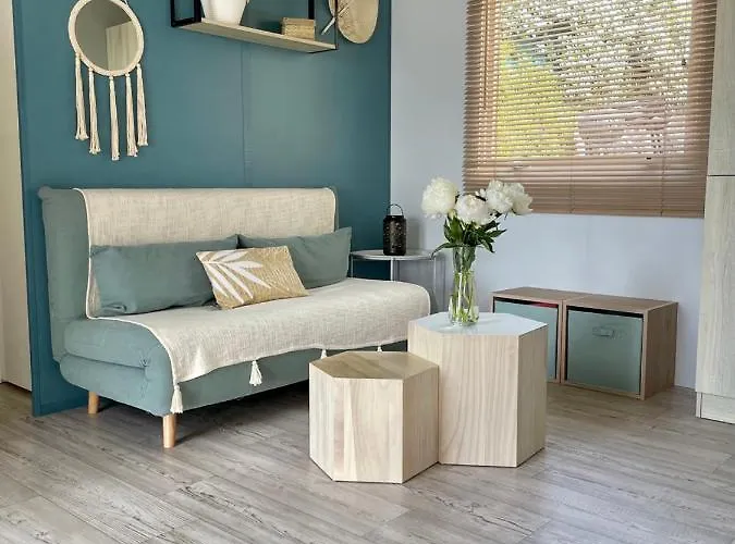 Mobil Superbe Vue St Raphael Campsite